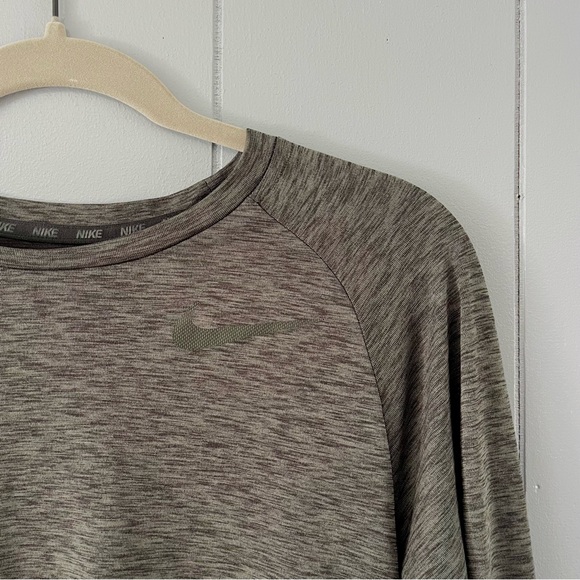 Men’s Nike Quarter Sleeve Tee - Picture 2 of 4